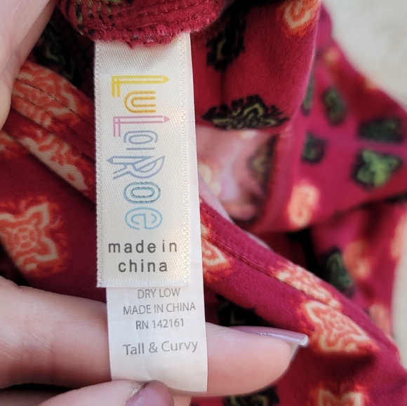 💕 LulaRoe Pink Patterned Leggings Tall & Curvy - Picture 7 of 9